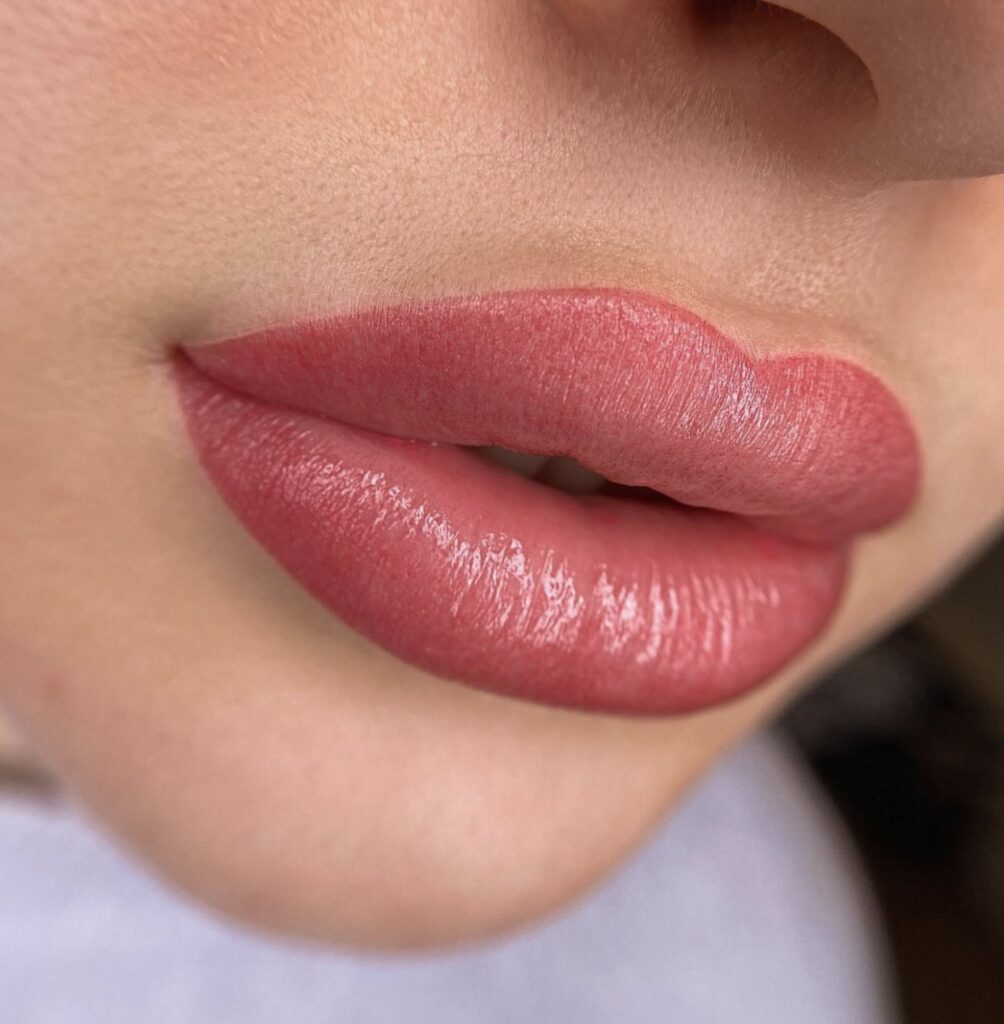 Pse duhet te bejme pigmentim te buzeve